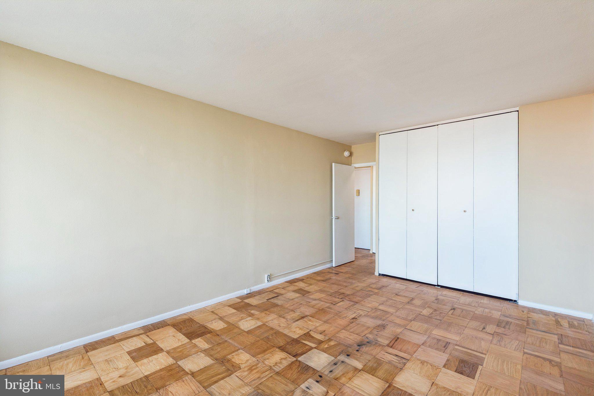 200 Locust Street, Unit 9CN Philadelphia, PA 19106 - Photo 9 of 17