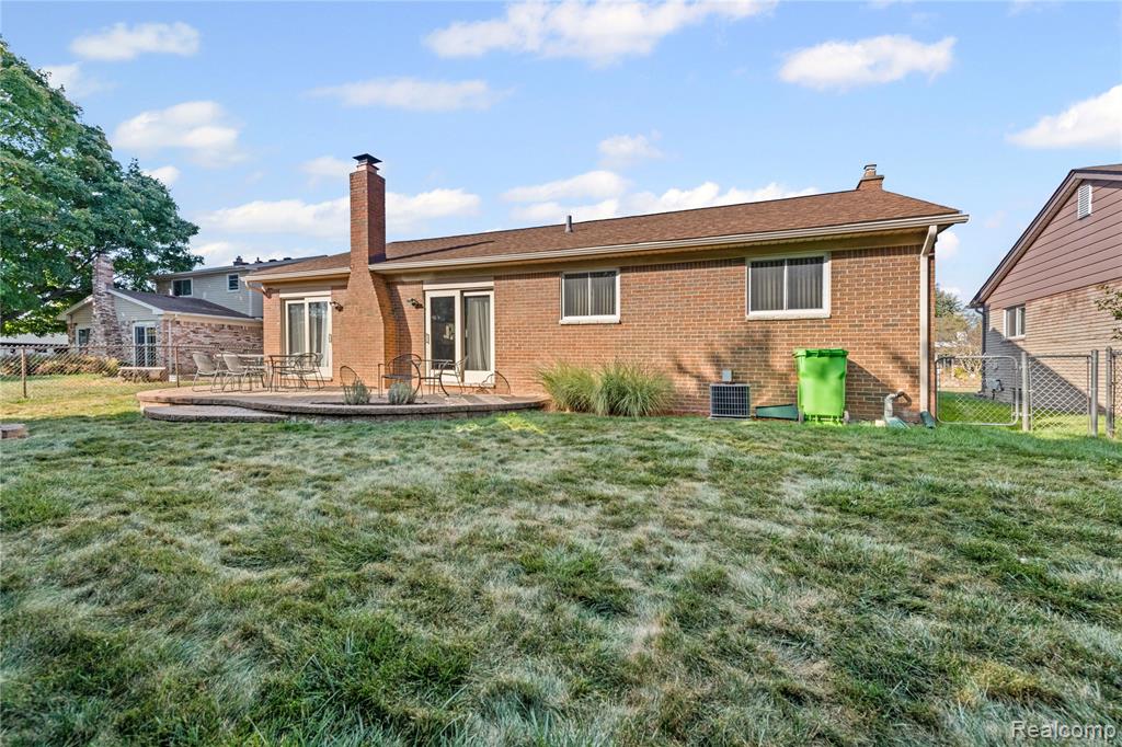 47340 Chrys Road Macomb, MI 48044 - Photo 5 of 33