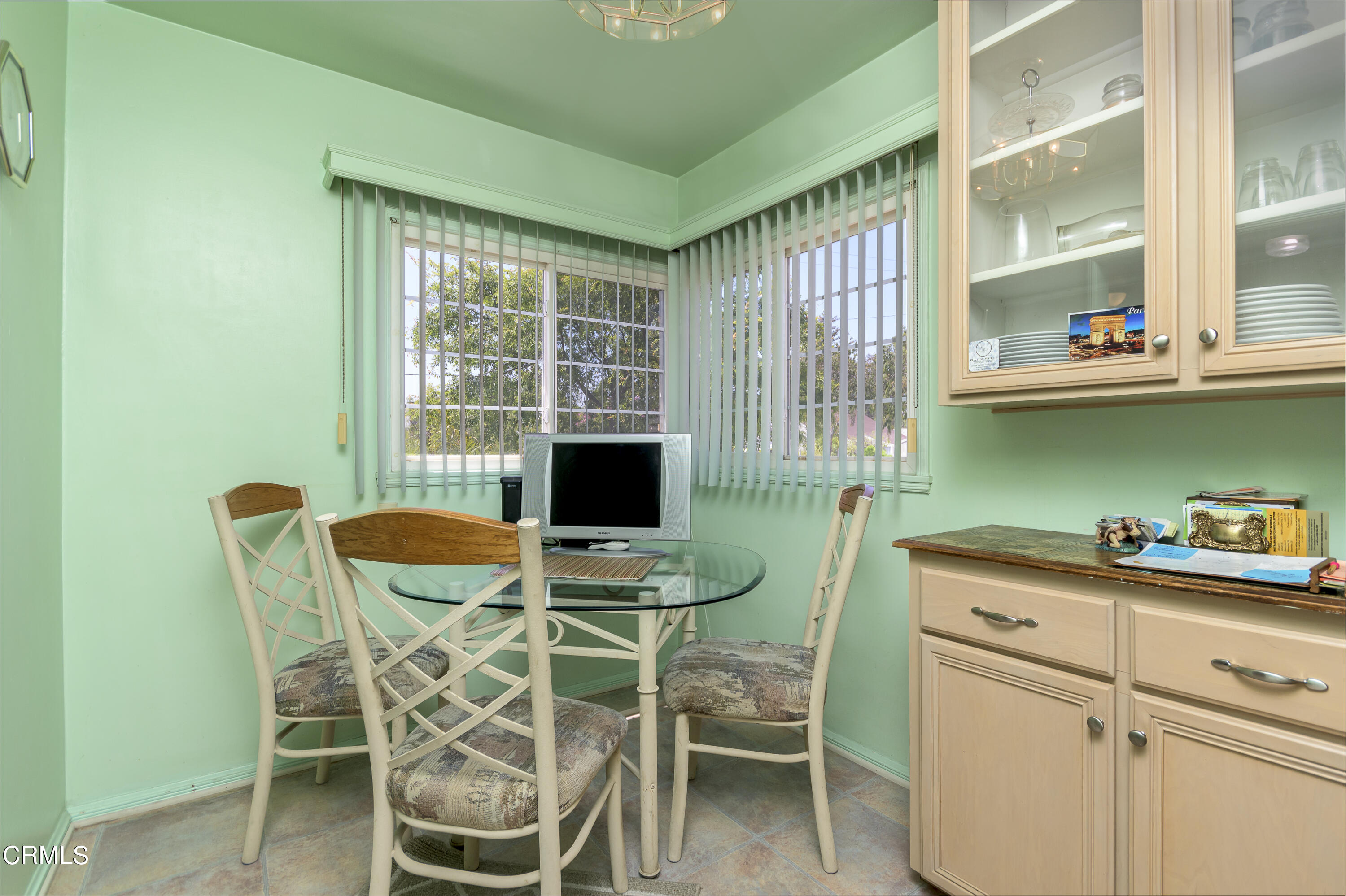 960 Roxbury Drive Pasadena, CA 91104 - Photo 11 of 25 GYP_960 Roxbury Dr_017