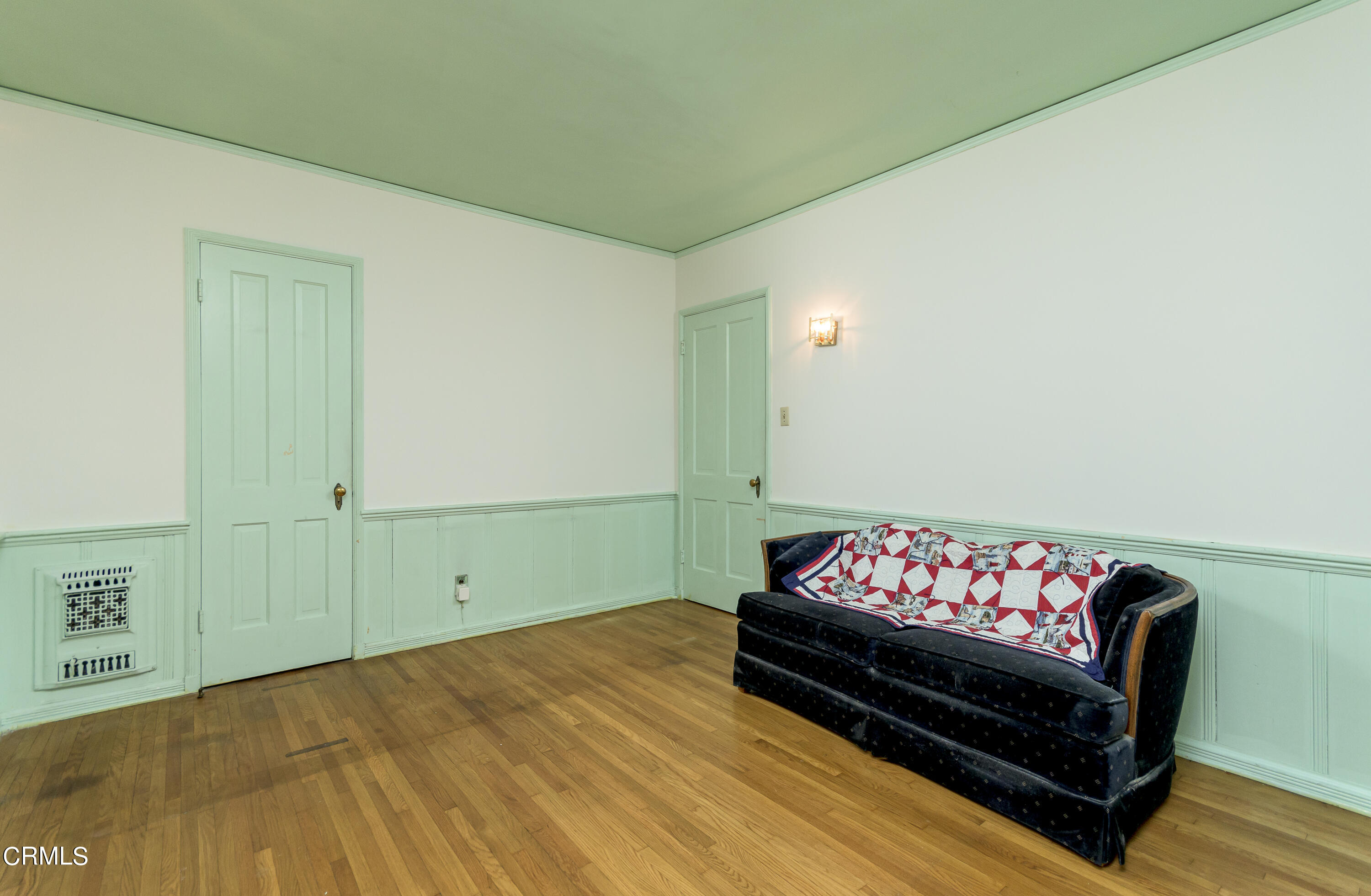 960 Roxbury Drive Pasadena, CA 91104 - Photo 17 of 25 GYP_960 Roxbury Dr_034