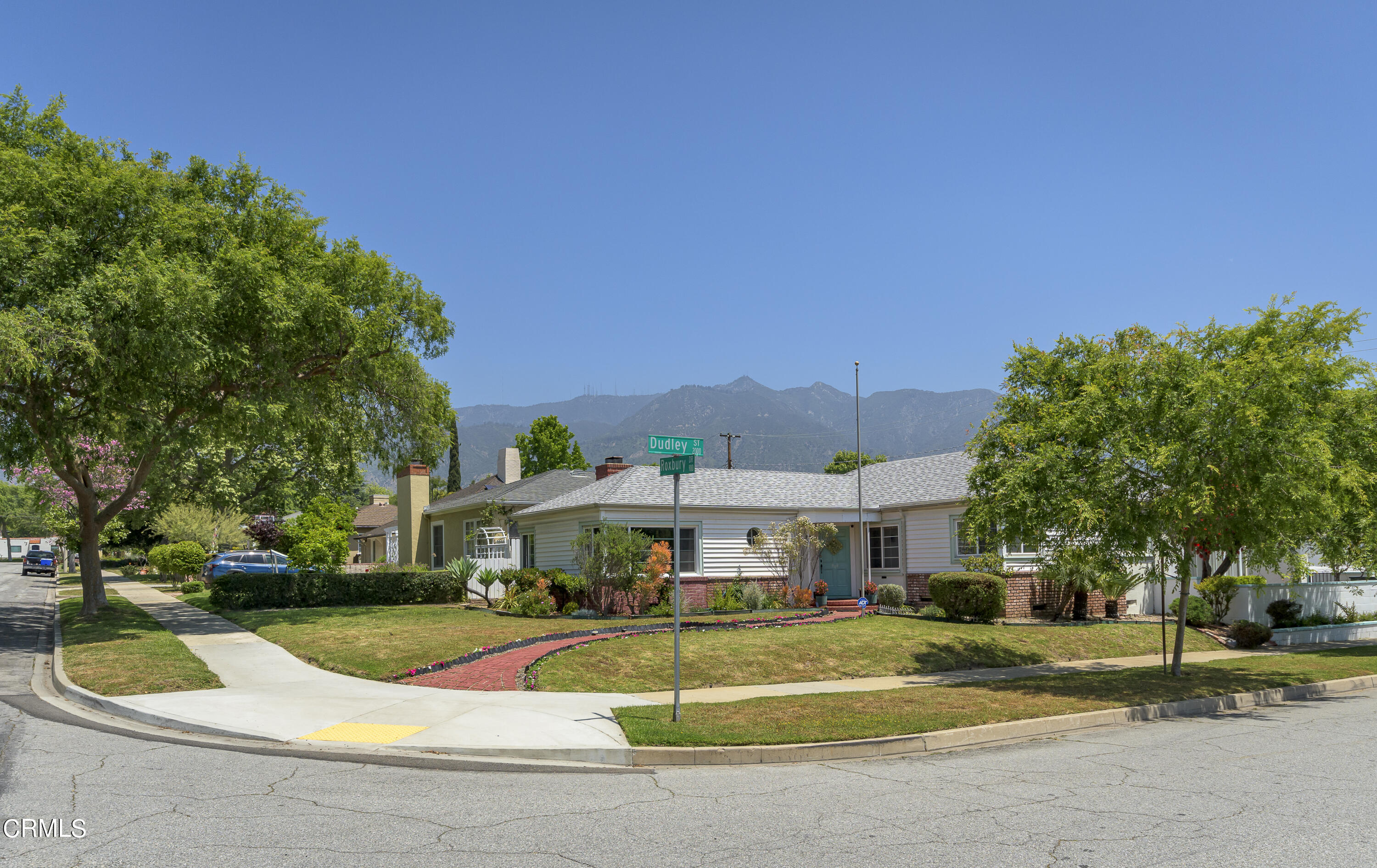 960 Roxbury Drive Pasadena, CA 91104 - Photo 3 of 25 GYP_960 Roxbury Dr_001 (1)