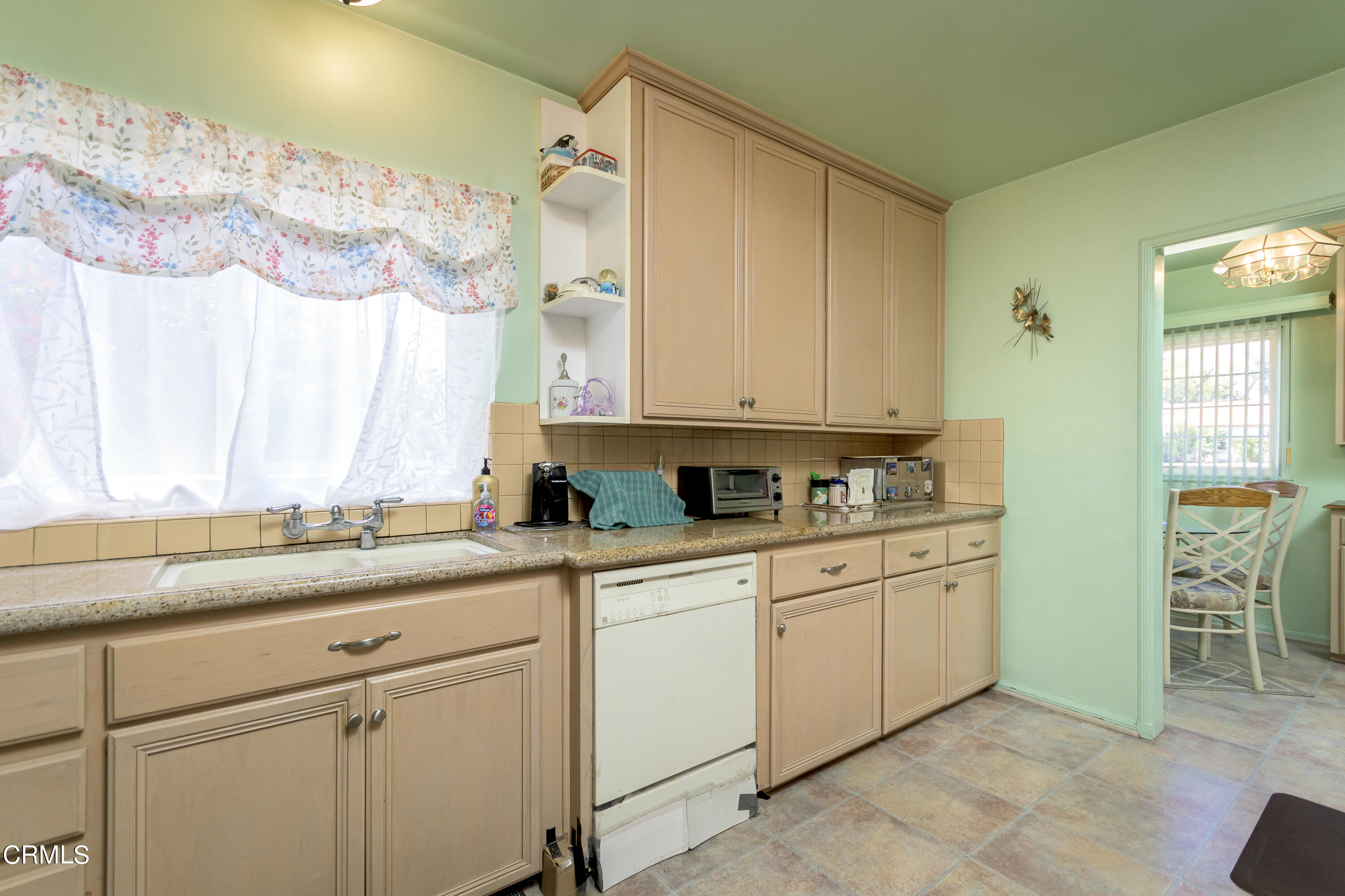 960 Roxbury Drive Pasadena, CA 91104 - Photo 9 of 25 GYP_960 Roxbury Dr_016