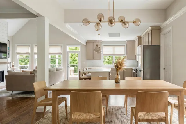 $1,025,000 | 10 Pasture Hill Drive, Eliot, ME 03903