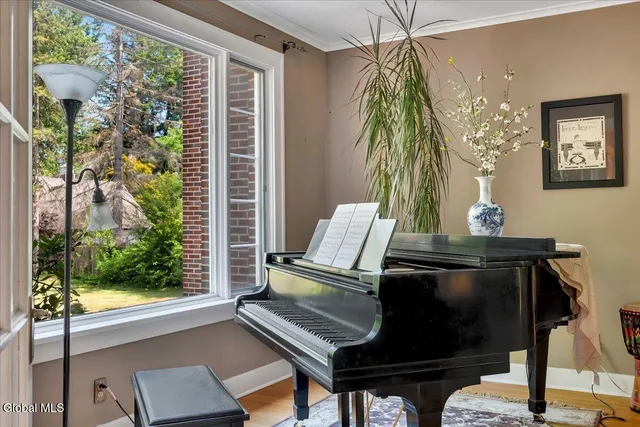 $575,000 | 19 Sunnyside Road, Scotia, NY 12302