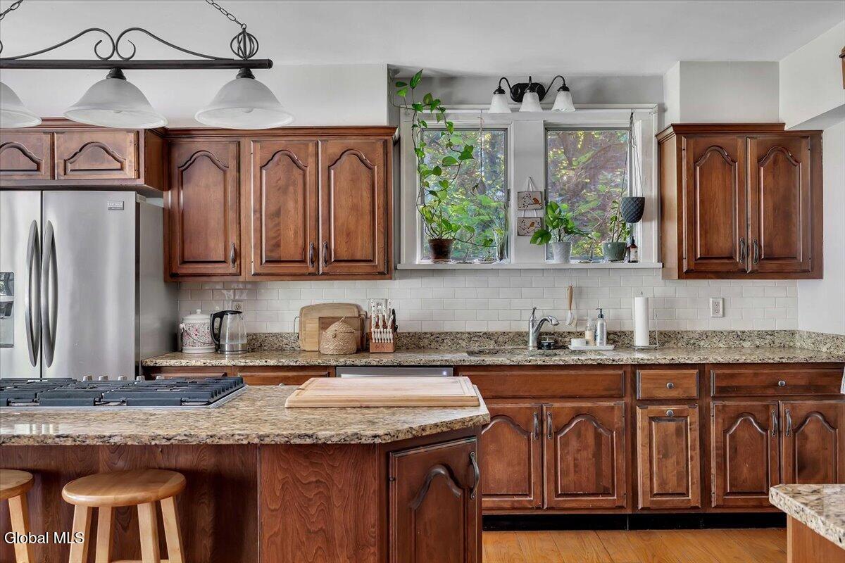 19 Sunnyside Road Scotia, NY 12302 - Photo 18 of 72 21-P1502676