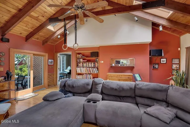 $575,000 | 19 Sunnyside Road, Scotia, NY 12302