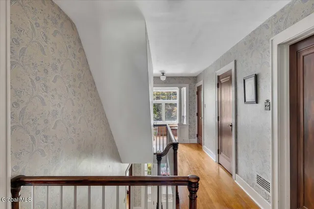 $575,000 | 19 Sunnyside Road, Scotia, NY 12302