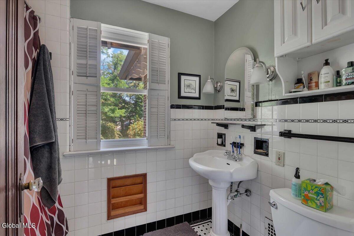 19 Sunnyside Road Scotia, NY 12302 - Photo 34 of 72 38-P1502780