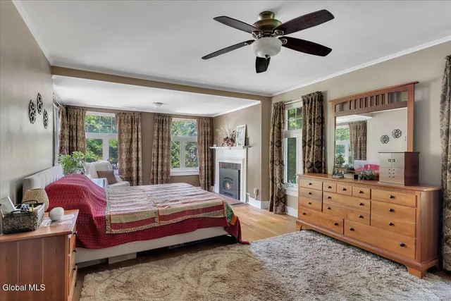 $575,000 | 19 Sunnyside Road, Scotia, NY 12302