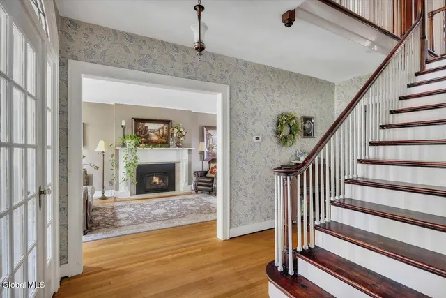 $575,000 | 19 Sunnyside Road, Scotia, NY 12302