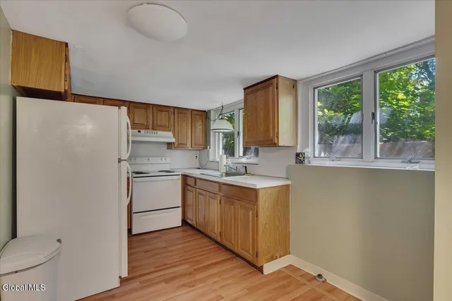 $575,000 | 19 Sunnyside Road, Scotia, NY 12302