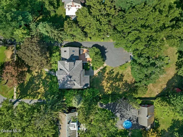 $575,000 | 19 Sunnyside Road, Scotia, NY 12302