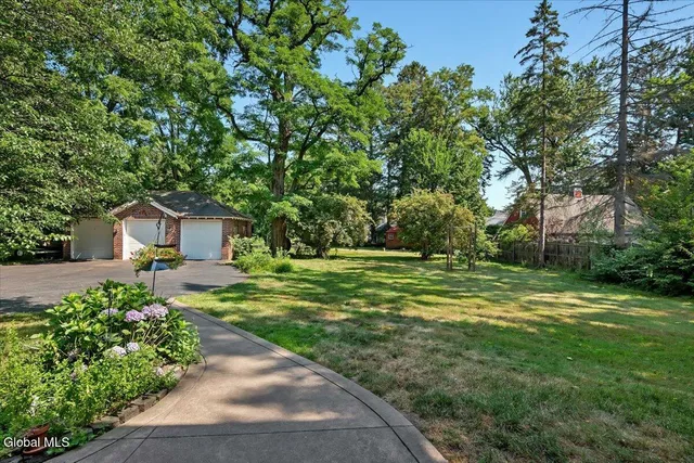 $575,000 | 19 Sunnyside Road, Scotia, NY 12302