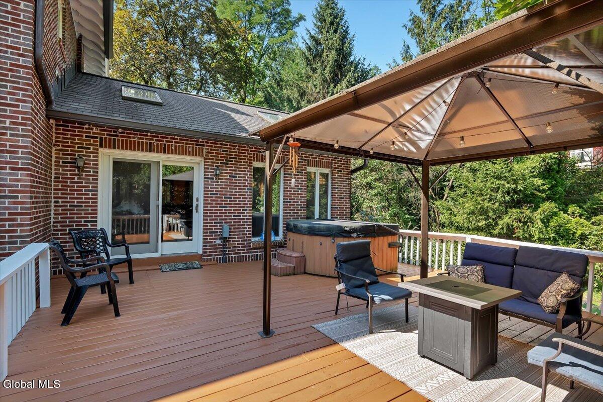 19 Sunnyside Road Scotia, NY 12302 - Photo 61 of 72 71-P1502555