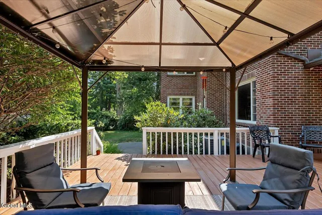 $575,000 | 19 Sunnyside Road, Scotia, NY 12302