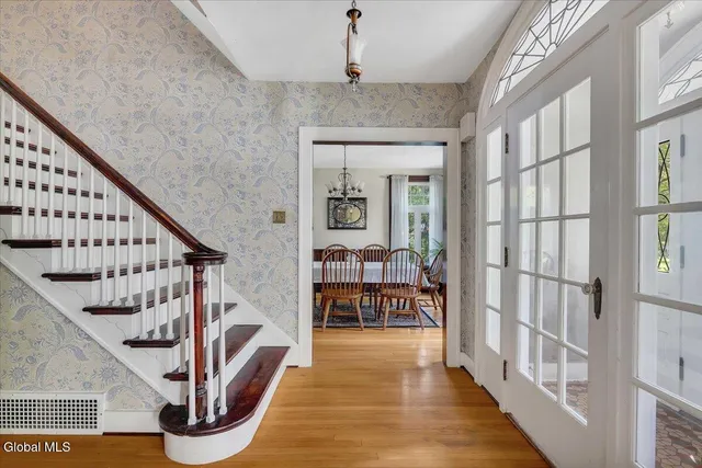 $575,000 | 19 Sunnyside Road, Scotia, NY 12302