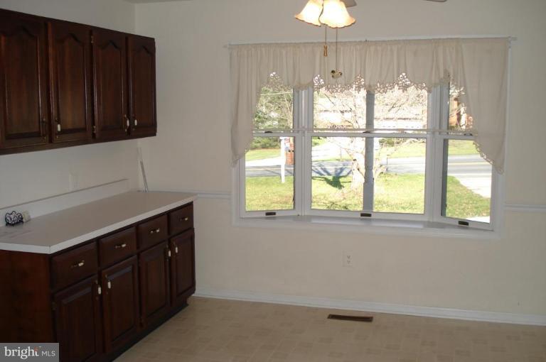 1027 Uniontown Road Westminster, MD 21158 - Photo 13 of 22 Breakfast Area
