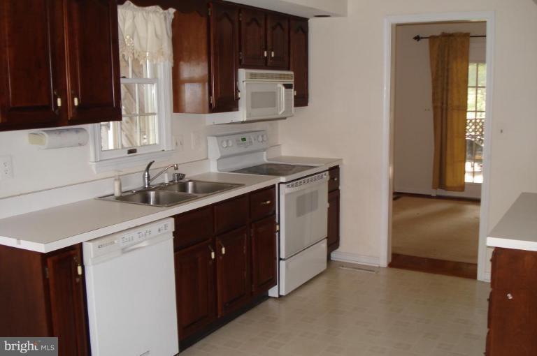 1027 Uniontown Road Westminster, MD 21158 - Photo 5 of 22 Kitchen