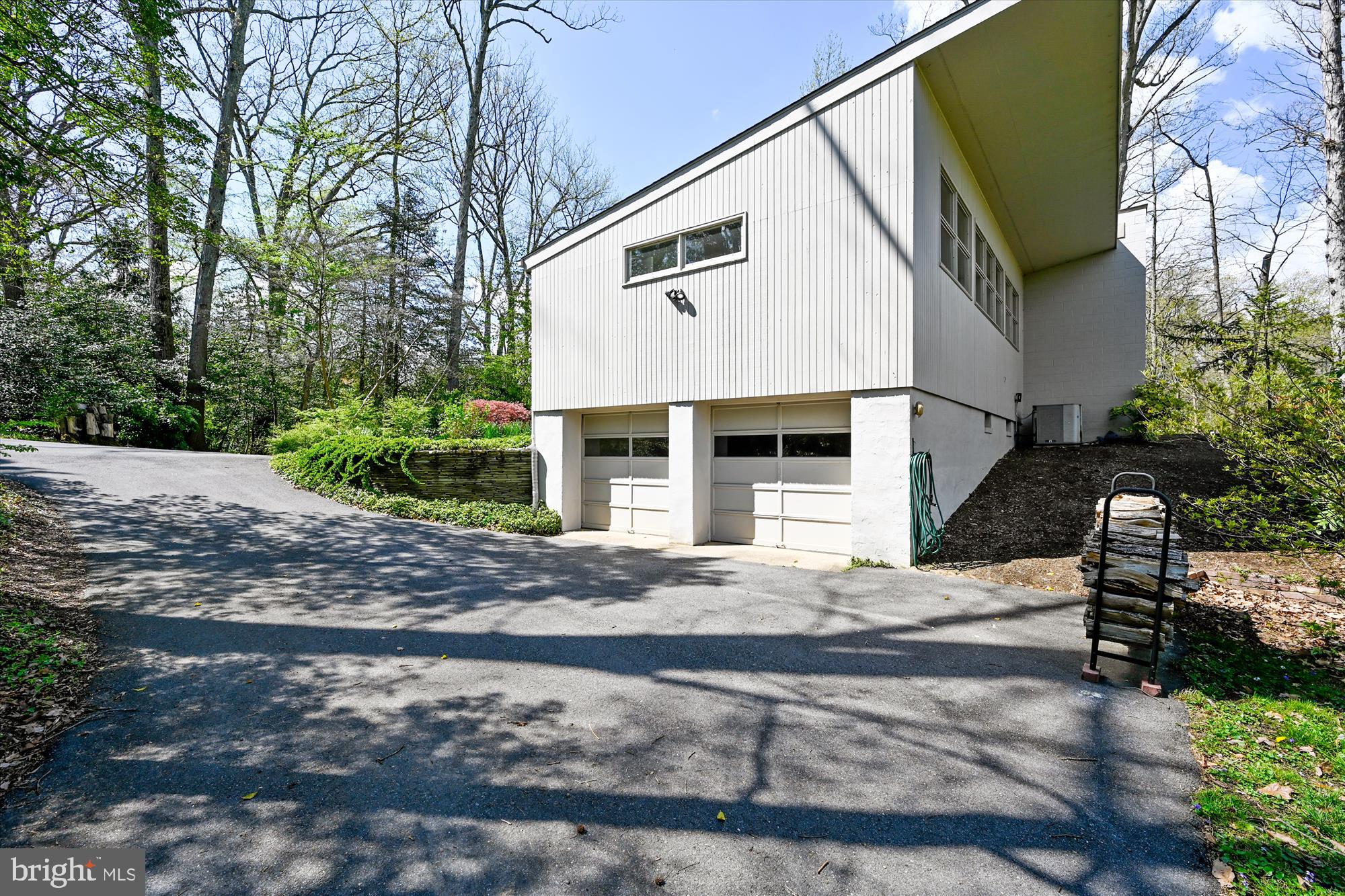 8 Waters Road Severna Park, MD 21146 - Photo 3 of 49 Attached Two Car Garage