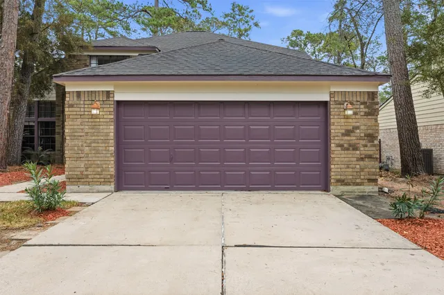 a view of entryway with a outdoor space