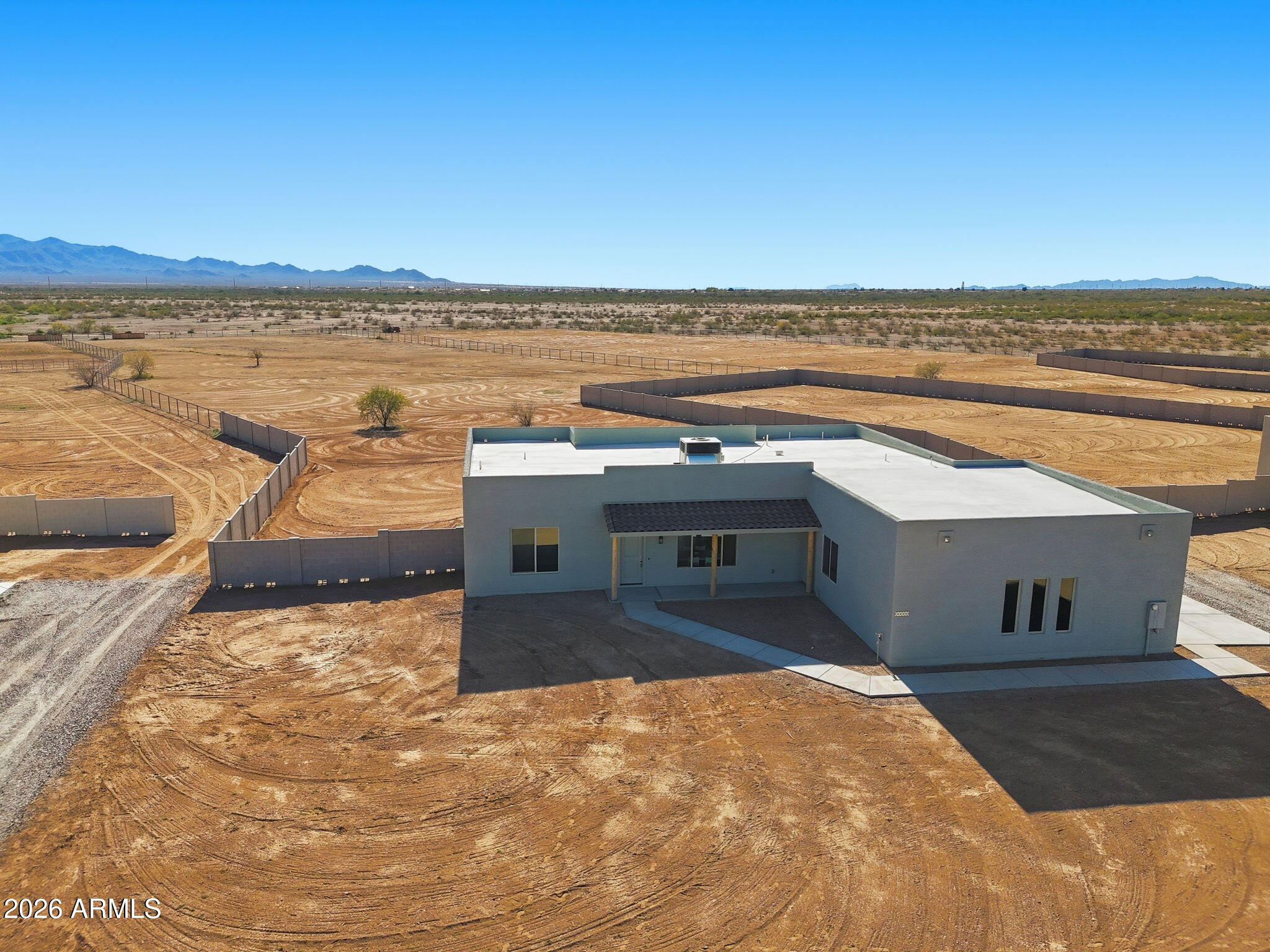 23131 West Skinner Road Wittmann, AZ 85361 - Photo 10 of 48 002_ListerPros