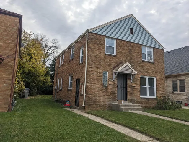 $179,900 | 1223 West Olive Street, Unit 1225, Milwaukee, WI 53209