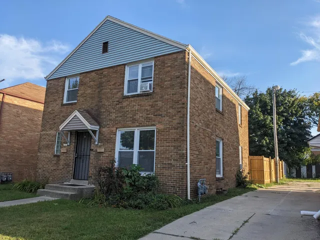 $179,900 | 1223 West Olive Street, Unit 1225, Milwaukee, WI 53209