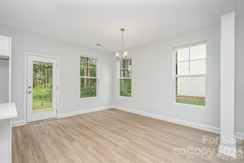 1004 Helms Road Charlotte, NC 28214 - Photo 9 of 43 Gallery Image 9