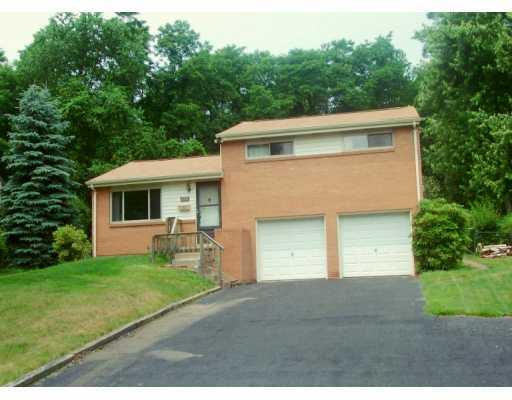 638 Snowball Road Monroeville, PA 15146 - Photo 2 of 5 Gallery Image 2