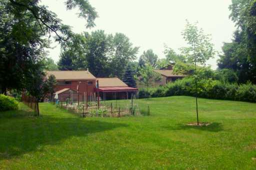 638 Snowball Road Monroeville, PA 15146 - Photo 4 of 5 Gallery Image 4