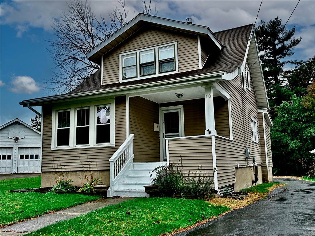 10 Warner Park Le Roy, NY 14482 - Photo 2 of 30