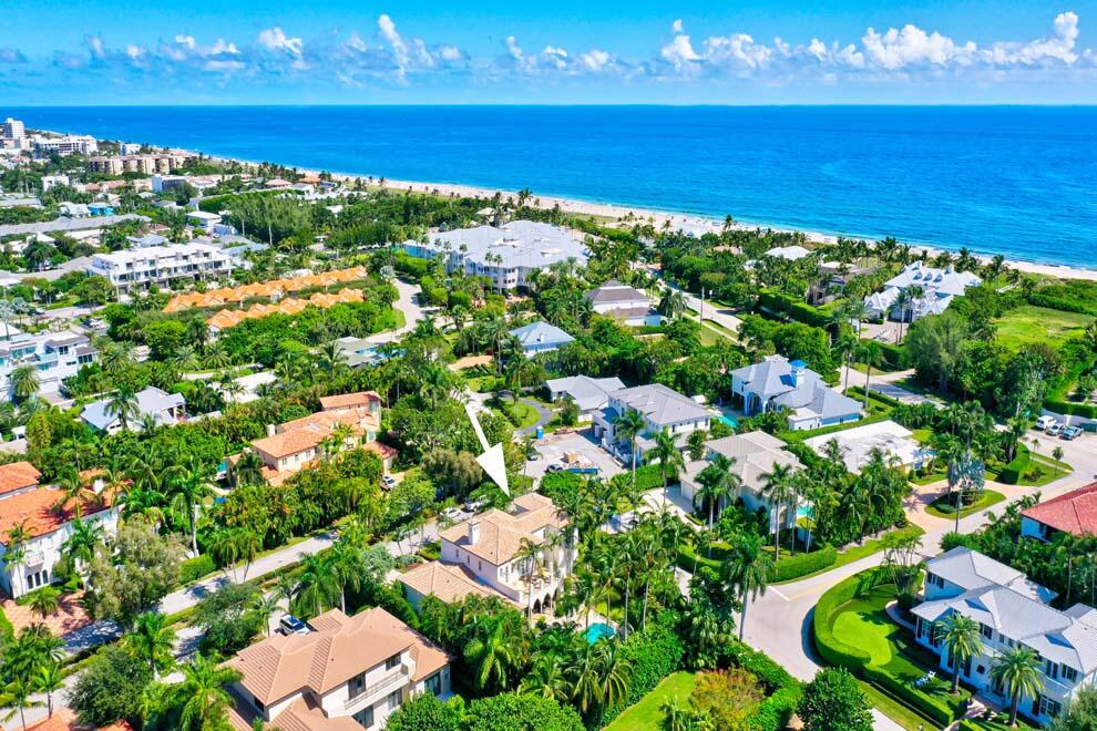 1054 Melaleuca Road Delray Beach, FL 33483 - Photo 2 of 26 a view of a city