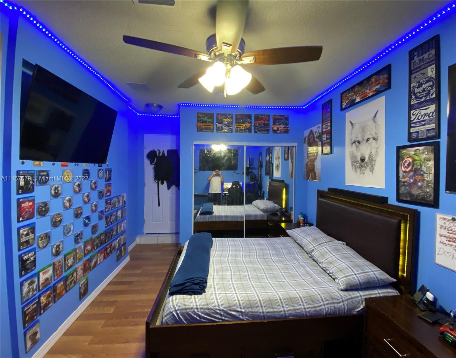 West Kendall Miami, FL 33193 - Photo 9 of 15 a living room with furniture and a flat screen tv