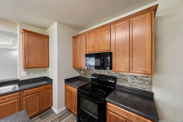 $2,200 | 3702 Grissom Branch, San Antonio, TX 78251