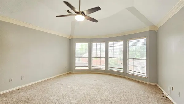 $3,200 | 112 Ranch Trail, Irving, TX 75063
