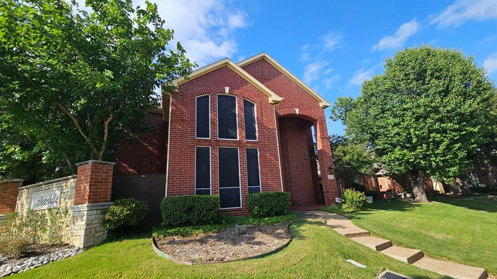 112 Ranch Trail Irving, TX 75063 - Photo 2 of 35