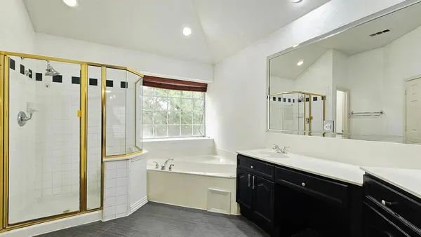 $3,200 | 112 Ranch Trail, Irving, TX 75063