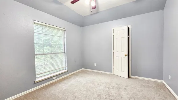 $3,200 | 112 Ranch Trail, Irving, TX 75063