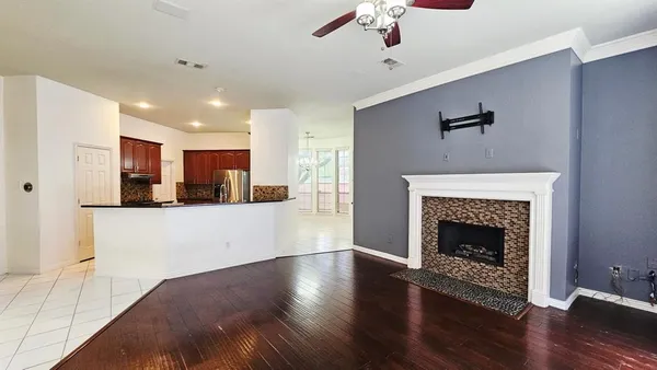 $3,200 | 112 Ranch Trail, Irving, TX 75063