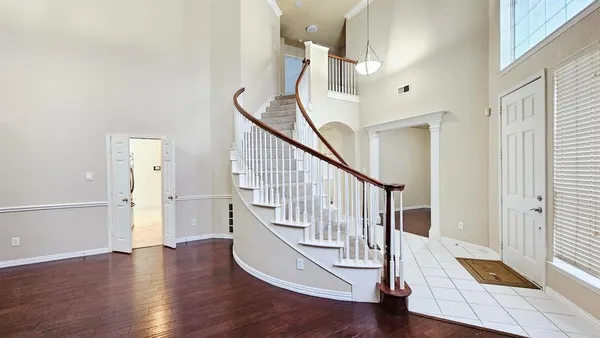 $3,200 | 112 Ranch Trail, Irving, TX 75063