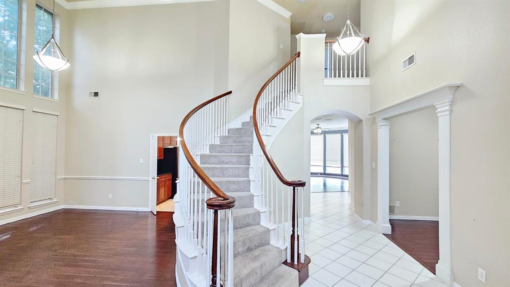 112 Ranch Trail Irving, TX 75063 - Photo 6 of 35