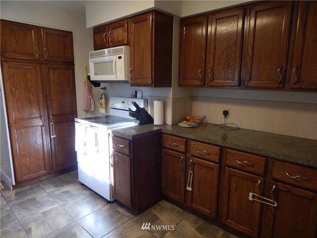 8936 Avon Allen Road Bow, WA 98232 - Photo 8 of 22 Gallery Image 8