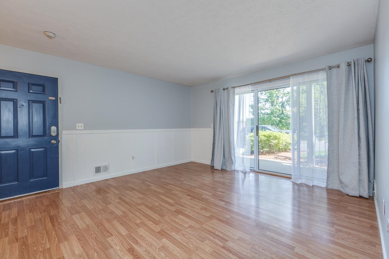 2 Galloway Road, Unit 5 Merrimack, NH 03054 - Photo 3 of 23