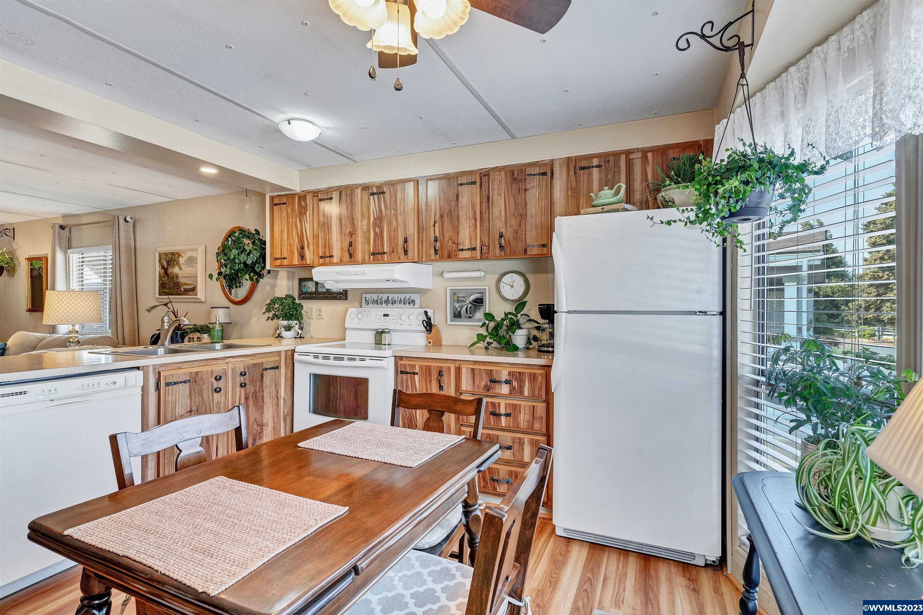 4244 Hazelgreen Road Northeast Salem, OR 97305 - Photo 13 of 30 Gallery Image 13