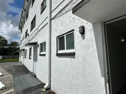 $1,595 | 1400 Northeast 56th Street, Unit 109, Fort Lauderdale, FL 33334