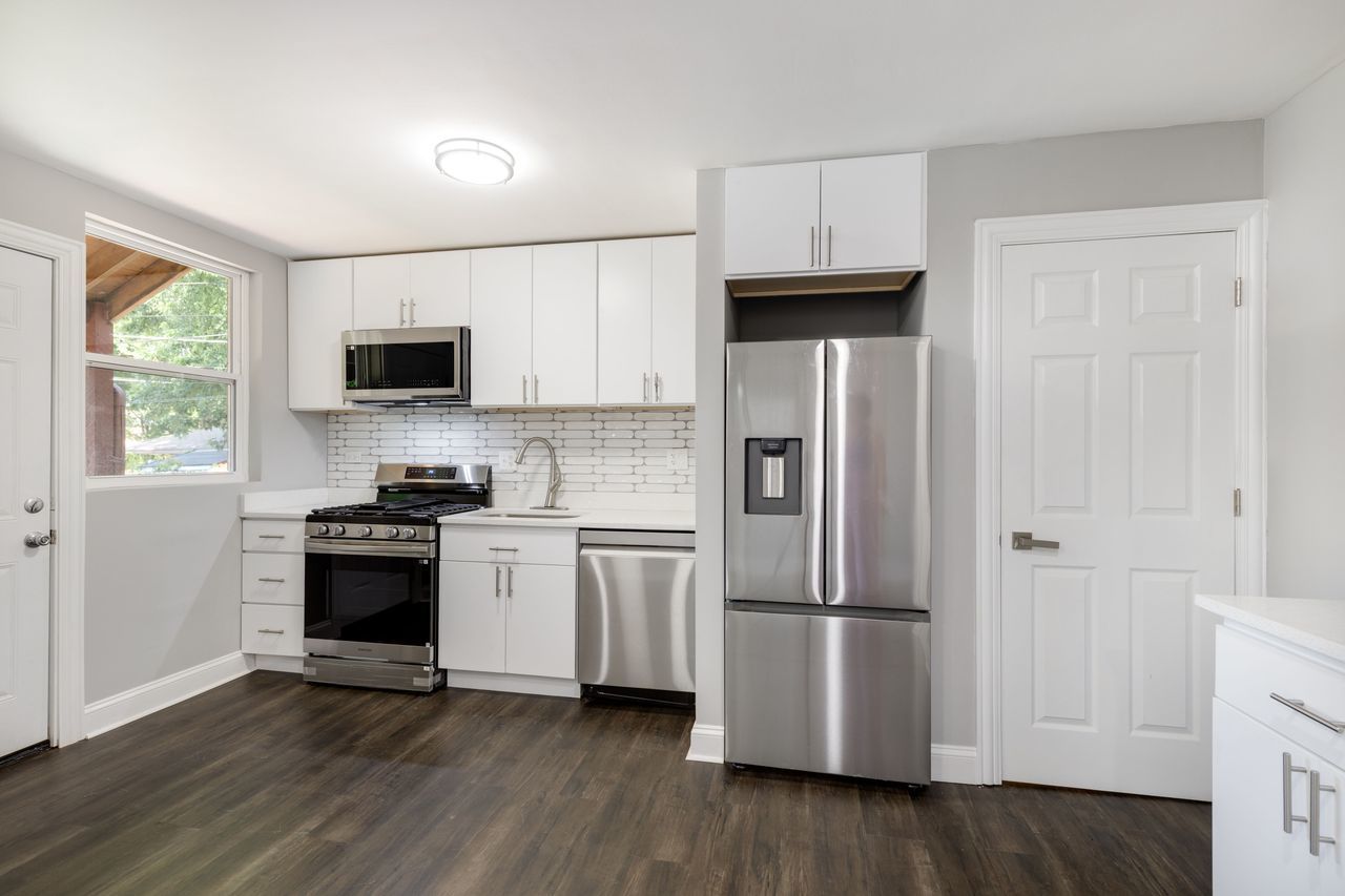 142 Callan Avenue Evanston, IL 60202 - Photo 4 of 17