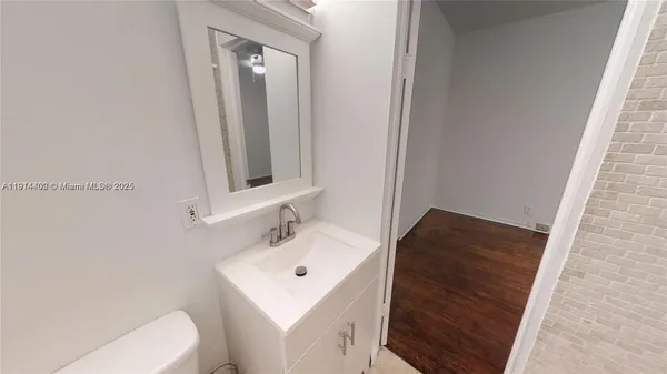 $209,000 | 639 12th Street, Unit 3, Miami Beach, FL 33139