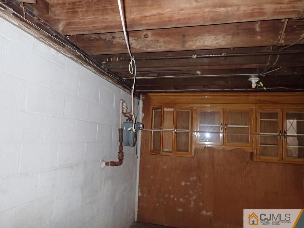 25 Hull Drive Edison, NJ 08817 - Photo 11 of 11 a close view of water heater room