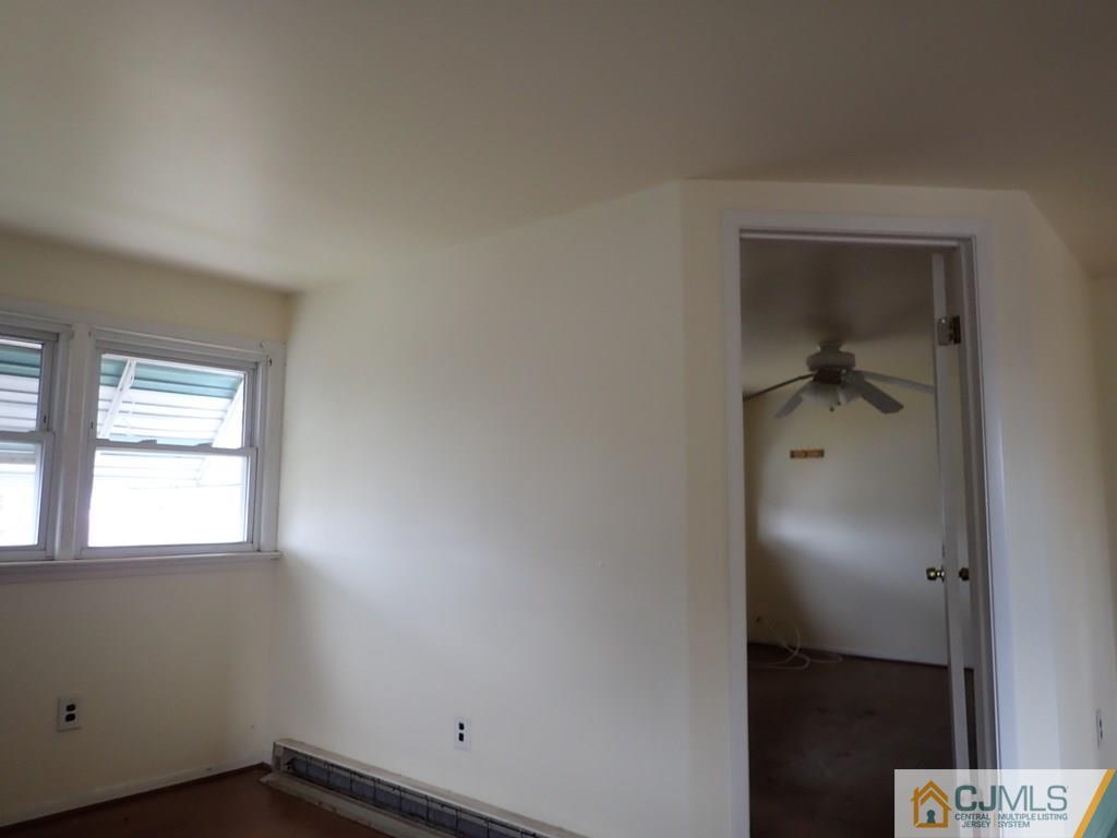 25 Hull Drive Edison, NJ 08817 - Photo 6 of 11 a view of small space
