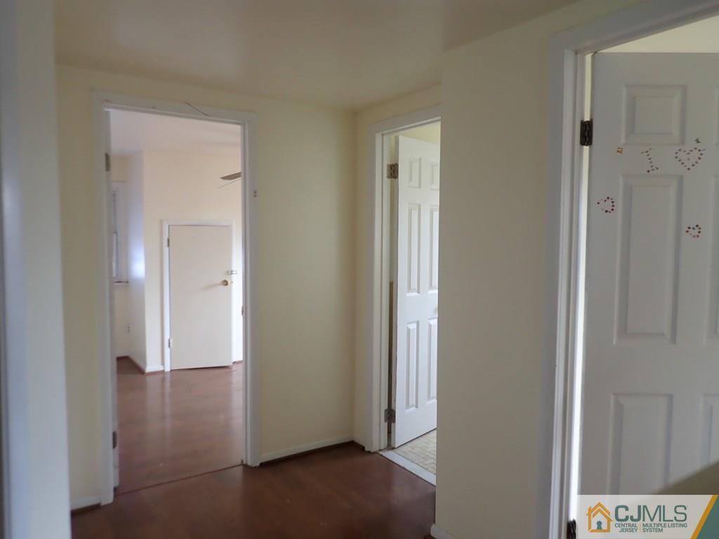 25 Hull Drive Edison, NJ 08817 - Photo 7 of 11 a view of small space